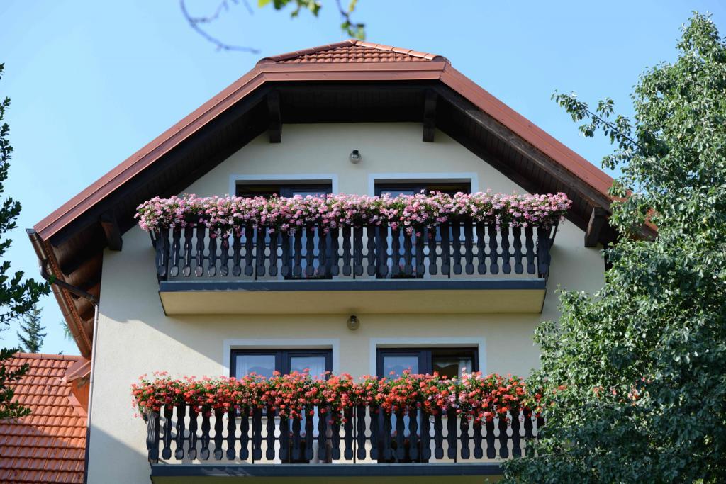 Apartment House Koprivnik Zreče エクステリア 写真